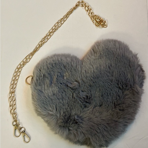 Plush Heart-Shaped Crossbody Bag, Gray, Gold Chain, Trendy & Cute Purse - Picture 5 of 14